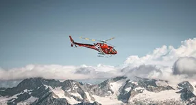 Helicopter hire - 28圈