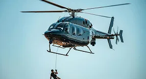 Helicopter hire - 28圈