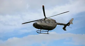 Helicopter hire - 28圈